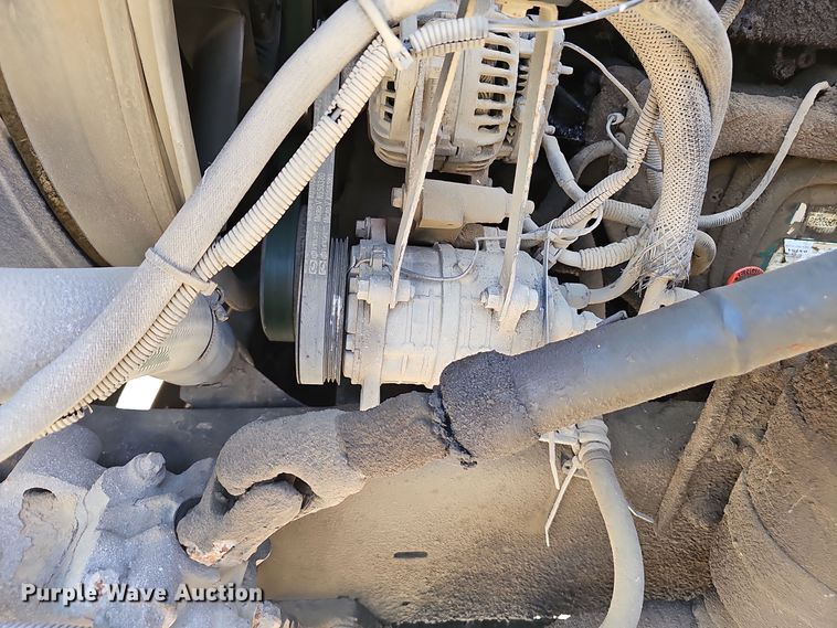 image for item NX9205 1999 Volvo WG roll-off container truck