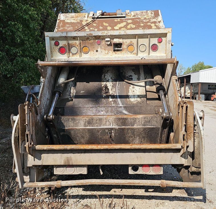 image for item NX9209 2011 Freightliner M2 refuse truck