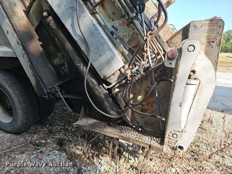 image for item NX9209 2011 Freightliner M2 refuse truck