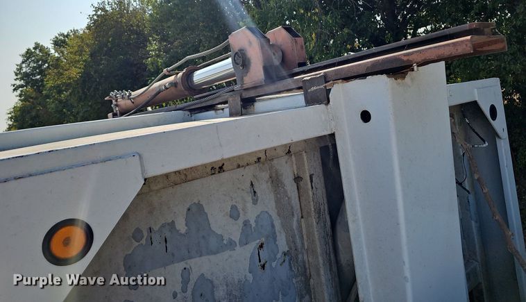 image for item NX9209 2011 Freightliner M2 refuse truck