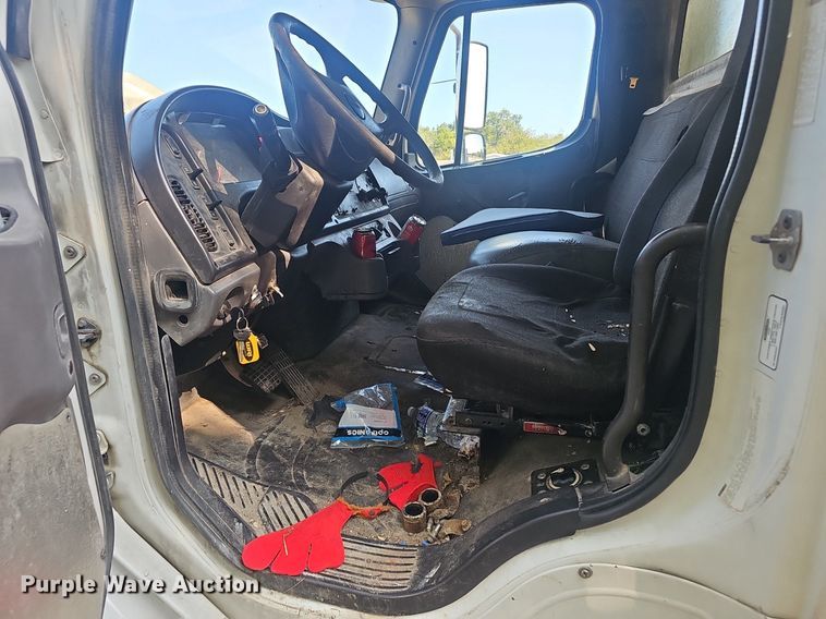 image for item NX9209 2011 Freightliner M2 refuse truck