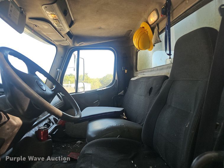 image for item NX9209 2011 Freightliner M2 refuse truck