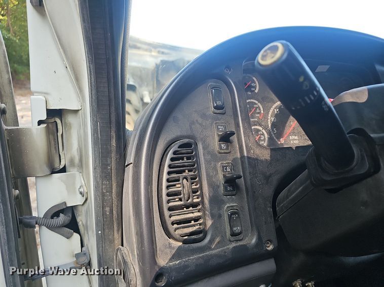 image for item NX9209 2011 Freightliner M2 refuse truck