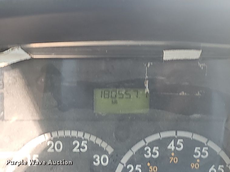 image for item NX9209 2011 Freightliner M2 refuse truck