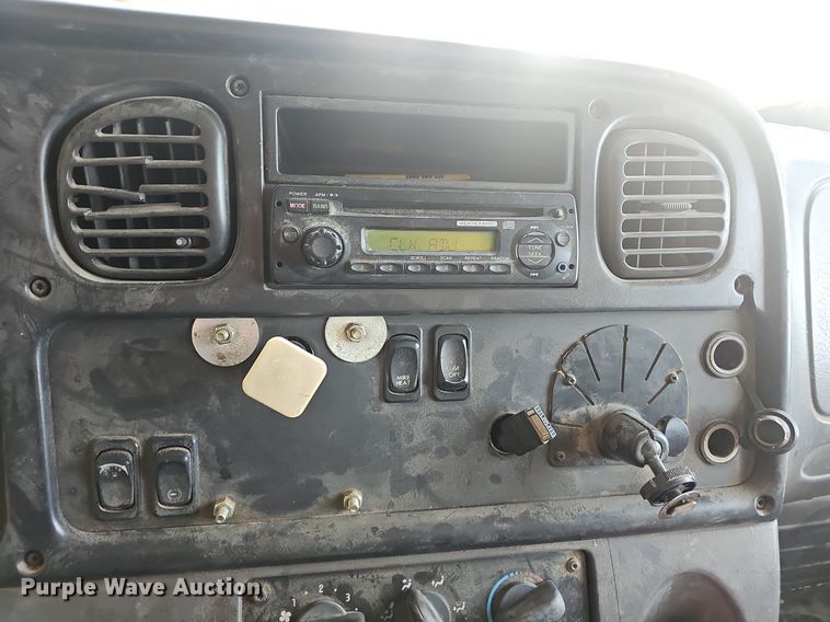 image for item NX9209 2011 Freightliner M2 refuse truck