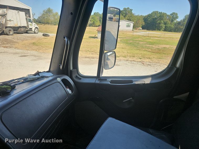 image for item NX9209 2011 Freightliner M2 refuse truck