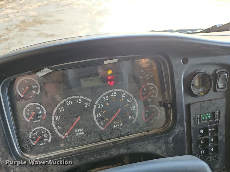 image for item NX9209 2011 Freightliner M2 refuse truck