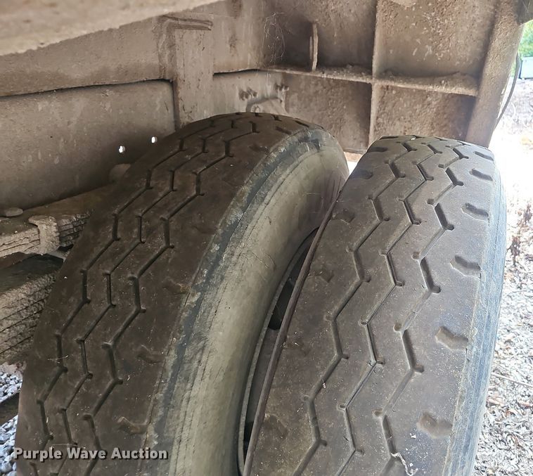 image for item NX9209 2011 Freightliner M2 refuse truck