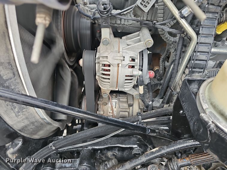 image for item NX9265 2015 Peterbilt  579 semi truck