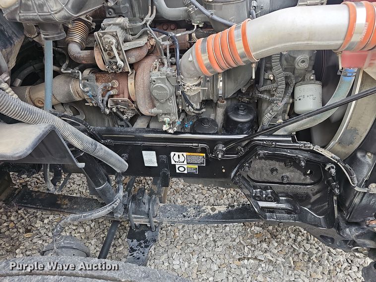 image for item NX9265 2015 Peterbilt  579 semi truck