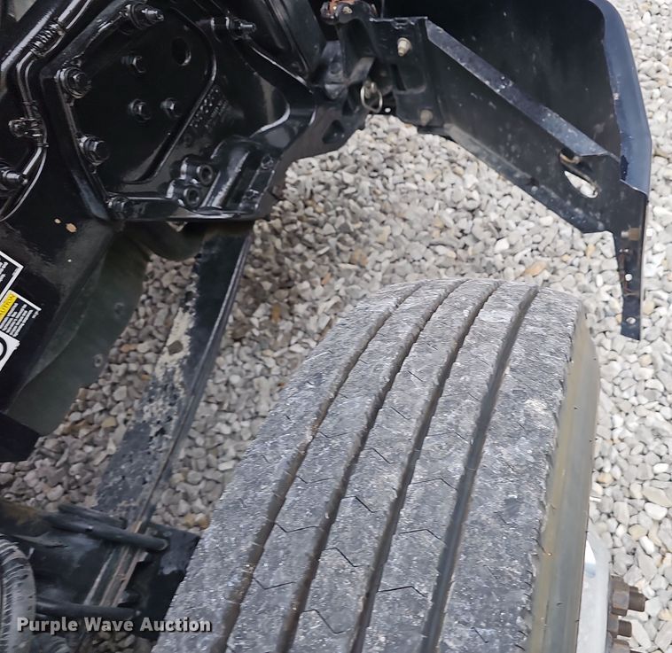 image for item NX9265 2015 Peterbilt  579 semi truck