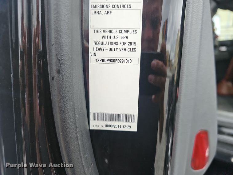 image for item NX9265 2015 Peterbilt  579 semi truck