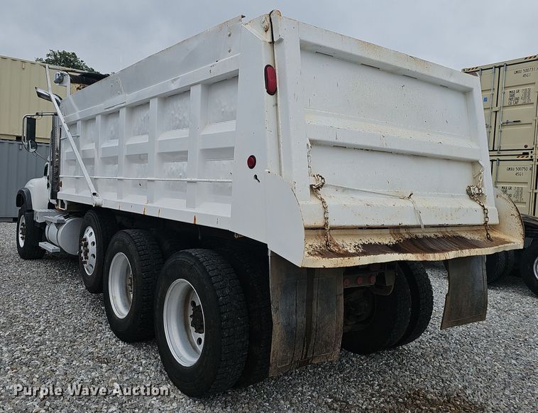 image for item NX9266 2003 Mack CV713 dump truck
