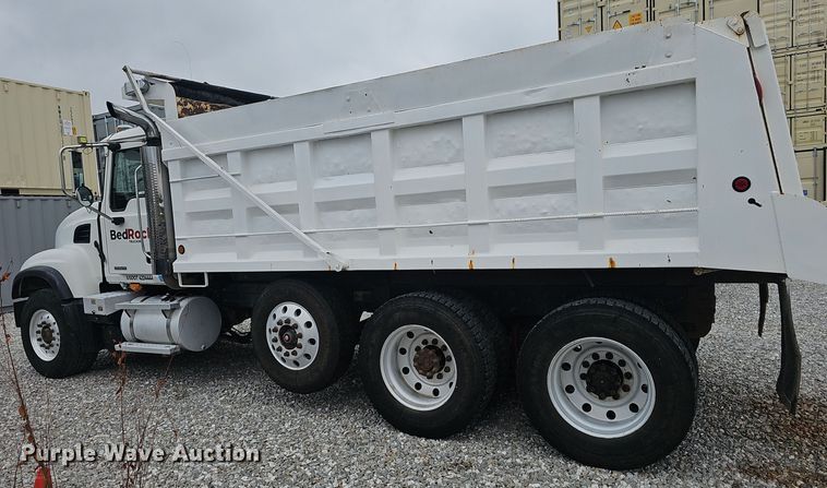 image for item NX9266 2003 Mack CV713 dump truck