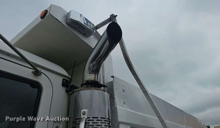 image for item NX9266 2003 Mack CV713 dump truck