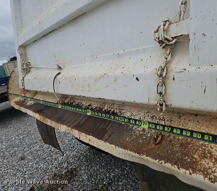 image for item NX9266 2003 Mack CV713 dump truck