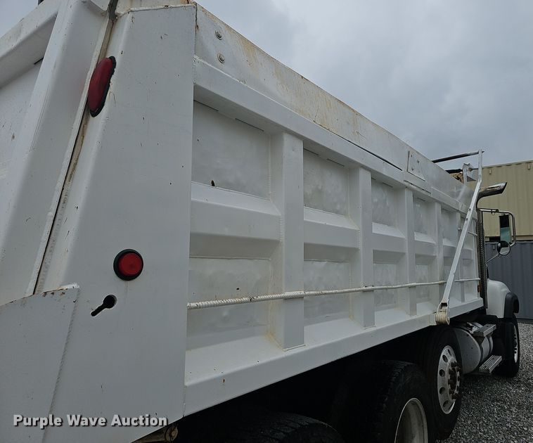 image for item NX9266 2003 Mack CV713 dump truck