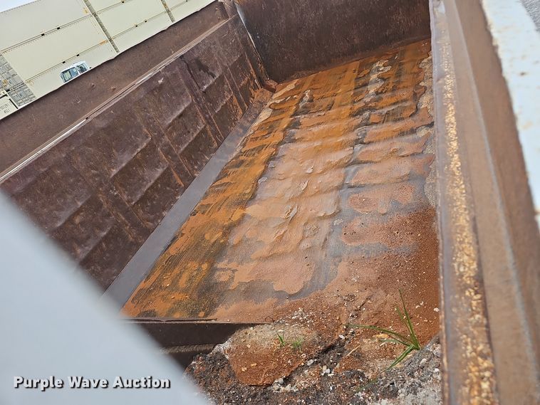 image for item NX9266 2003 Mack CV713 dump truck