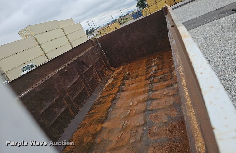 image for item NX9266 2003 Mack CV713 dump truck