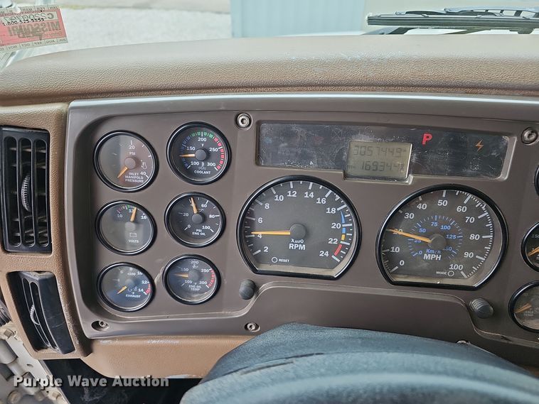 image for item NX9266 2003 Mack CV713 dump truck