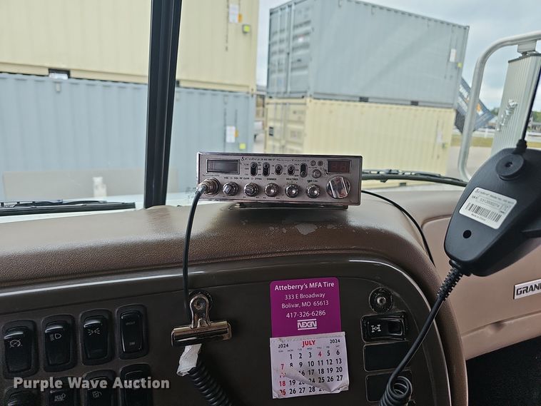 image for item NX9266 2003 Mack CV713 dump truck