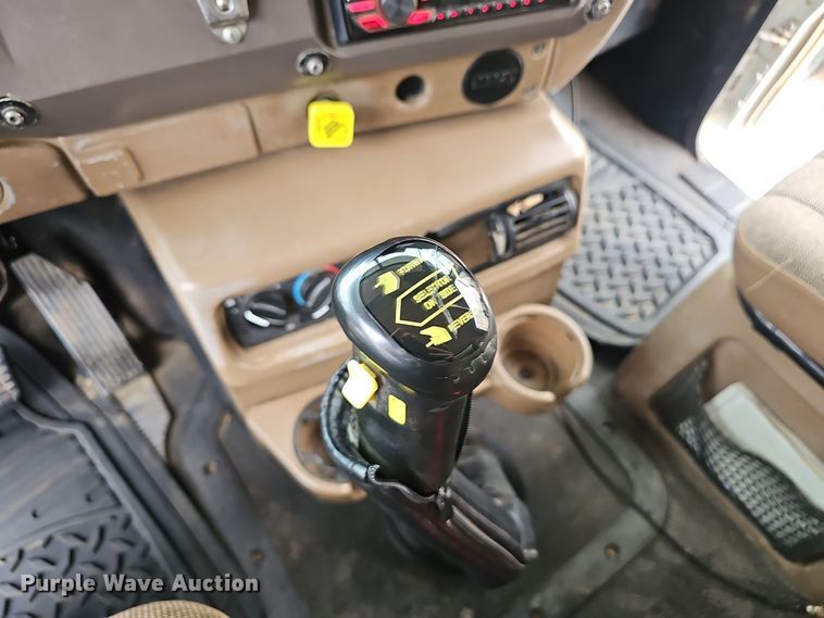 image for item NX9266 2003 Mack CV713 dump truck