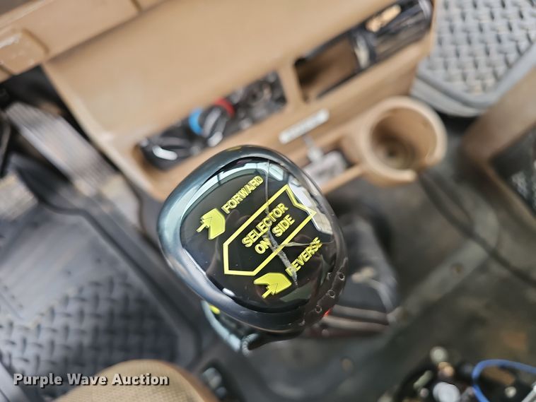 image for item NX9266 2003 Mack CV713 dump truck