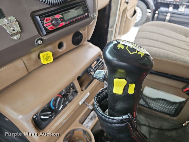 image for item NX9266 2003 Mack CV713 dump truck