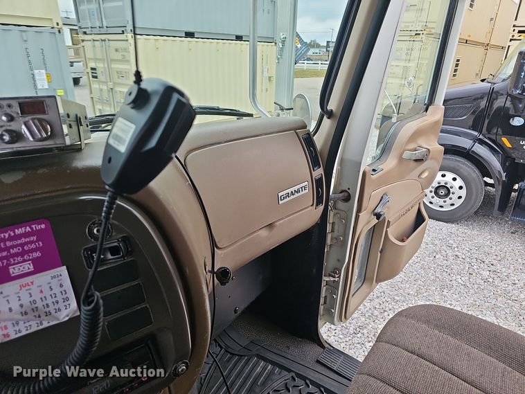 image for item NX9266 2003 Mack CV713 dump truck