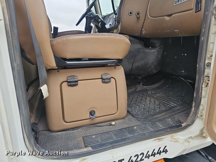 image for item NX9266 2003 Mack CV713 dump truck