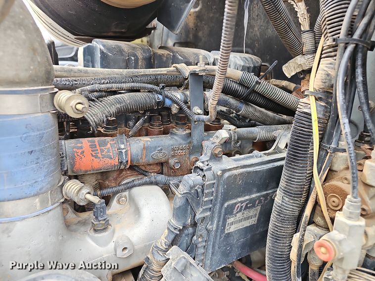 image for item NX9266 2003 Mack CV713 dump truck