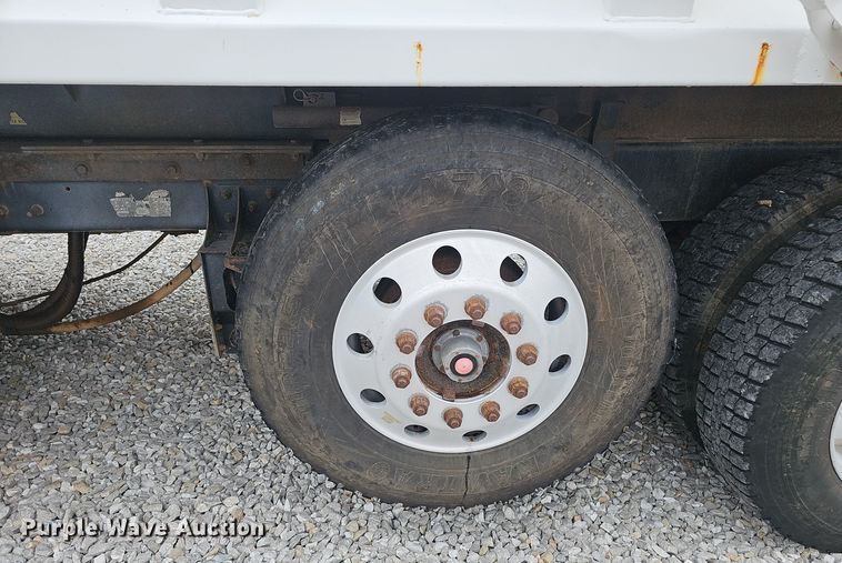 image for item NX9266 2003 Mack CV713 dump truck