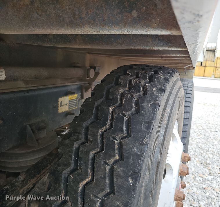 image for item NX9266 2003 Mack CV713 dump truck