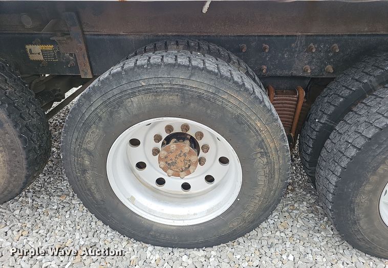 image for item NX9266 2003 Mack CV713 dump truck