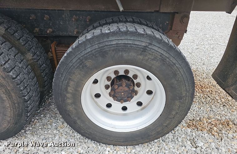 image for item NX9266 2003 Mack CV713 dump truck