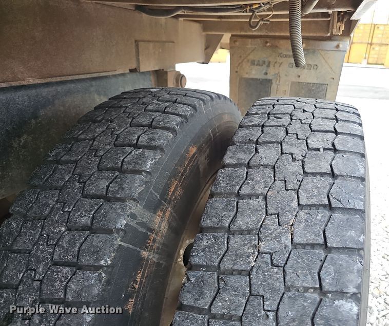 image for item NX9266 2003 Mack CV713 dump truck