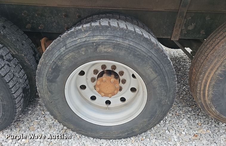 image for item NX9266 2003 Mack CV713 dump truck