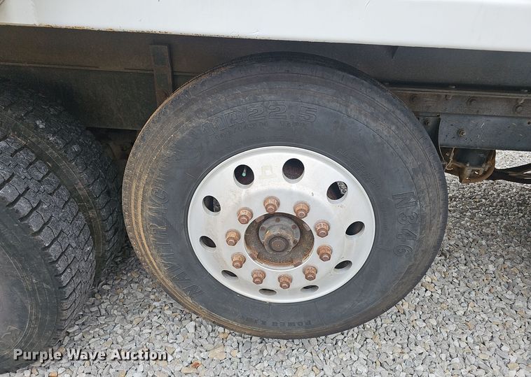 image for item NX9266 2003 Mack CV713 dump truck