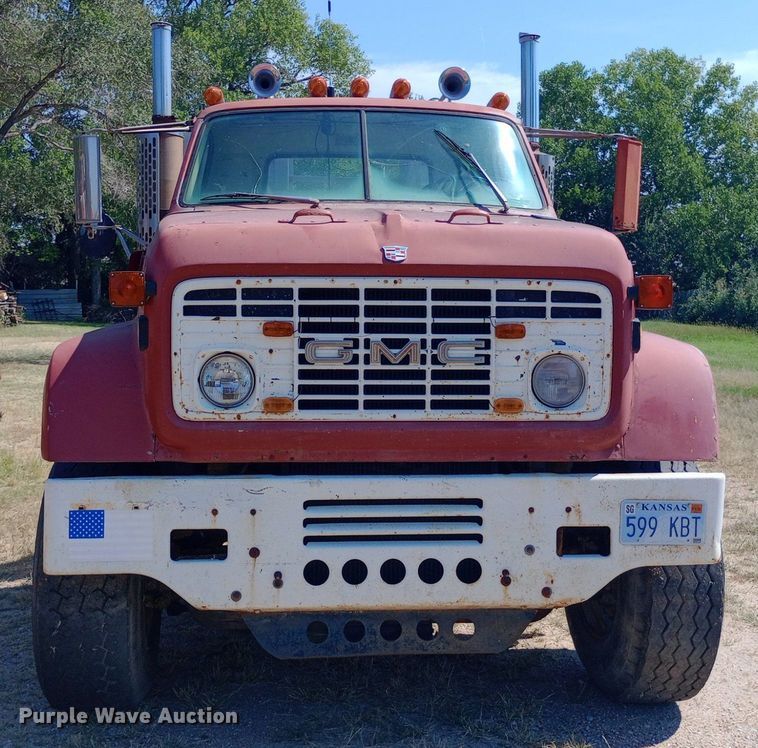 image for item NY9522 1975 GMC Renango semi truck