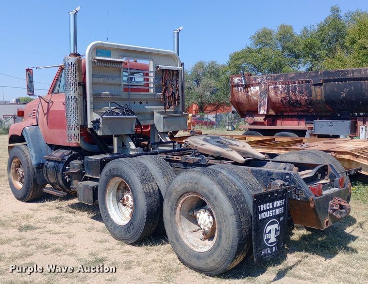 image for item NY9522 1975 GMC Renango semi truck