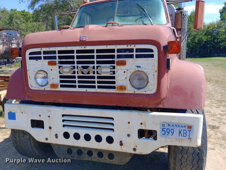 image for item NY9522 1975 GMC Renango semi truck