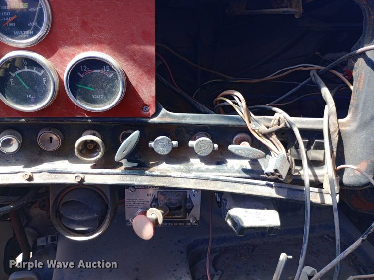 image for item NY9522 1975 GMC Renango semi truck