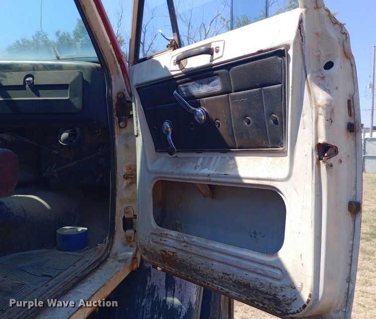 image for item NY9522 1975 GMC Renango semi truck