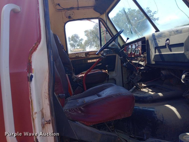 image for item NY9522 1975 GMC Renango semi truck