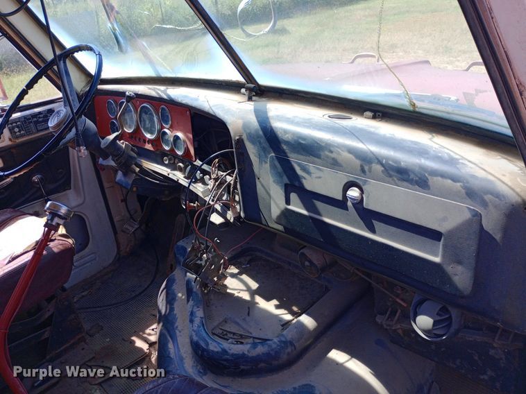 image for item NY9522 1975 GMC Renango semi truck