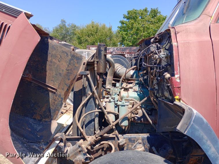 image for item NY9522 1975 GMC Renango semi truck