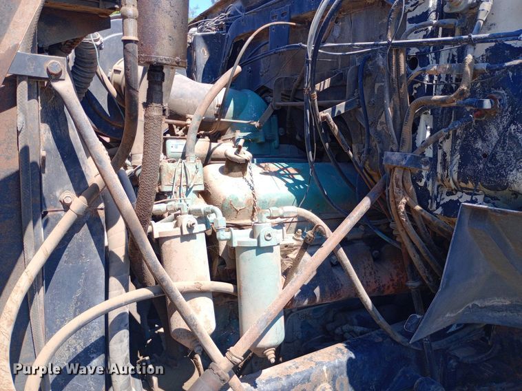 image for item NY9522 1975 GMC Renango semi truck