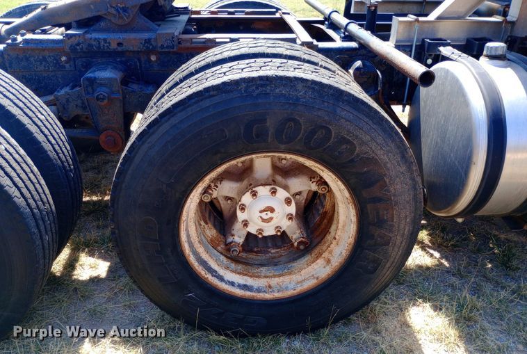 image for item NY9522 1975 GMC Renango semi truck