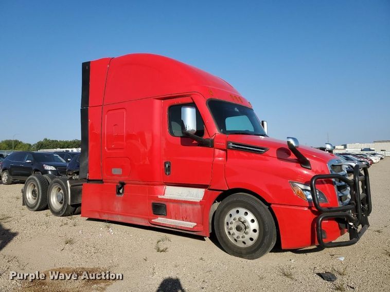 image for item OD9565 2022 Freightliner  Cascadia  semi truck