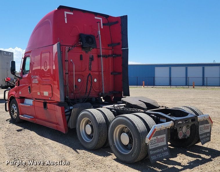 image for item OD9565 2022 Freightliner  Cascadia  semi truck